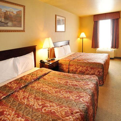 Econo Lodge Inn & Suites Greenbrier Room photo
